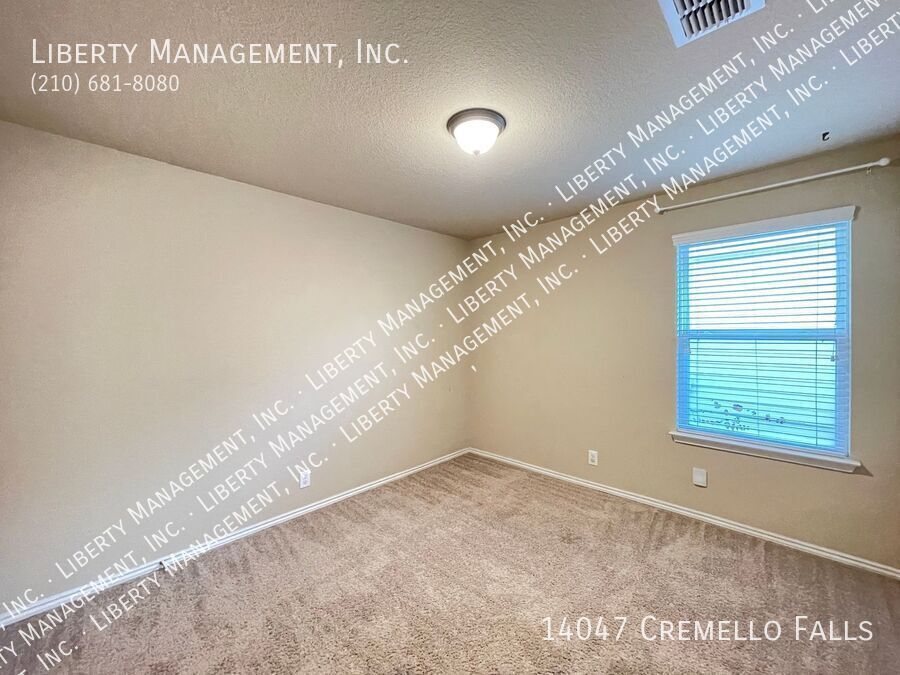 Single-story 3 Bed, 2 Bath Home in Valley Ranch property image