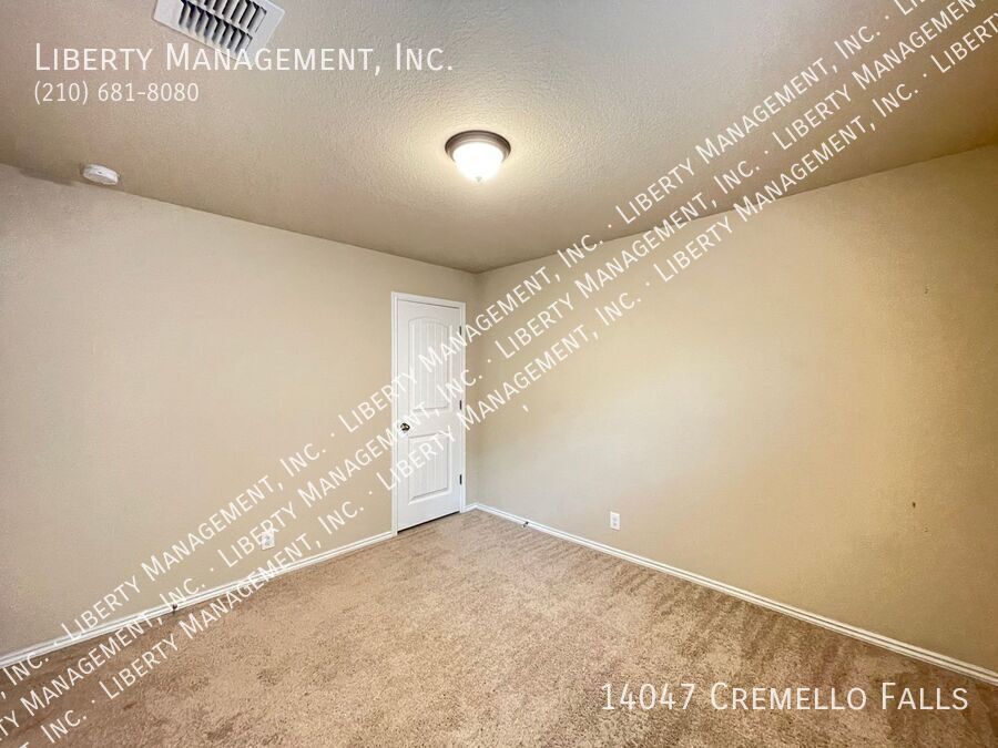 Single-story 3 Bed, 2 Bath Home in Valley Ranch property image