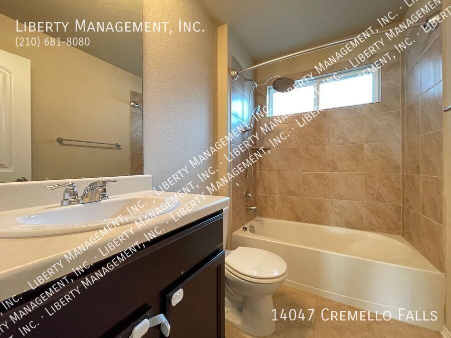 Single-story 3 Bed, 2 Bath Home in Valley Ranch property image