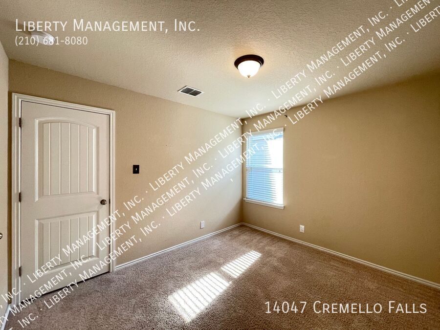 Single-story 3 Bed, 2 Bath Home in Valley Ranch property image