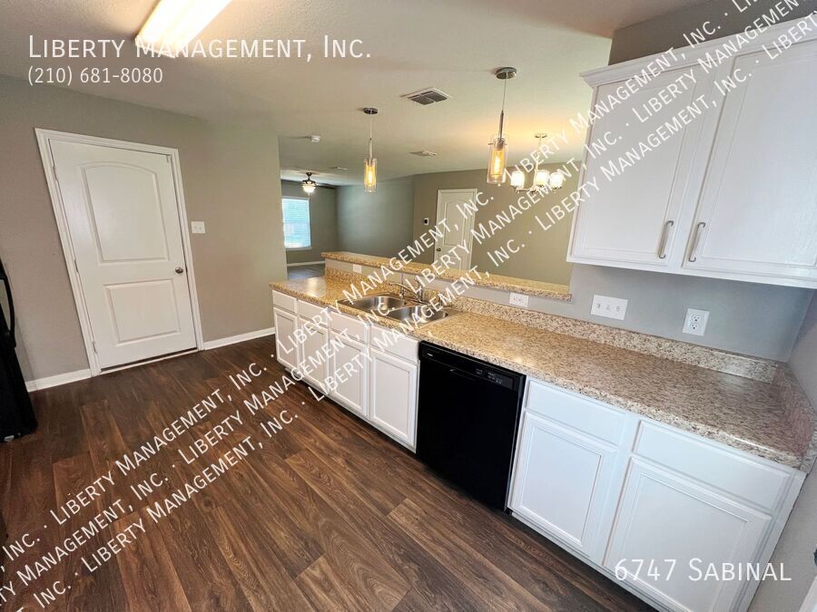 3 Bed, 2.5 Bath Home in Luckey Ranch property image