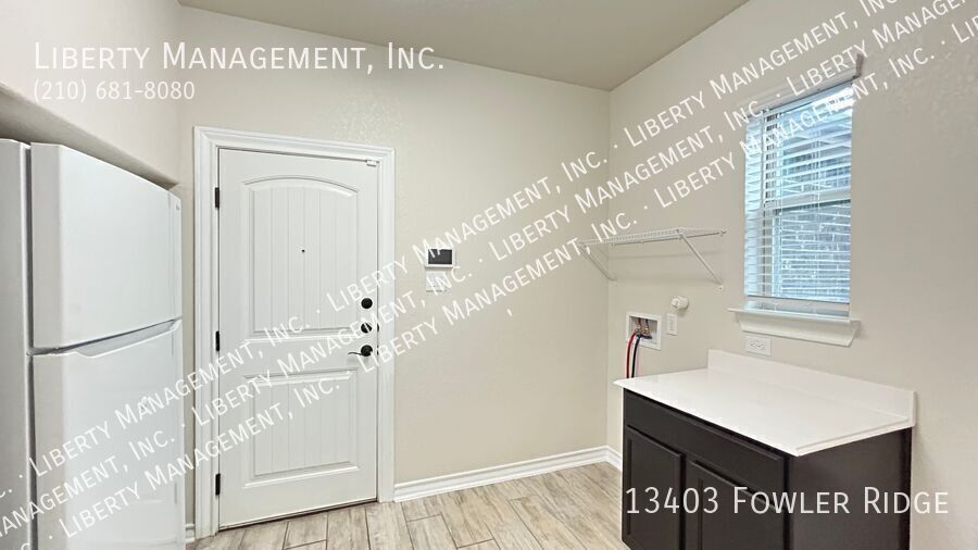 Stunning 4 Bedroom, 4 Bath Home on a Cul De Sac Lot with Scenic Views property image