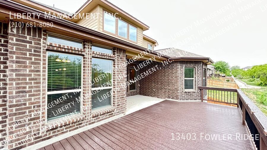 Stunning 4 Bedroom, 4 Bath Home on a Cul De Sac Lot with Scenic Views property image