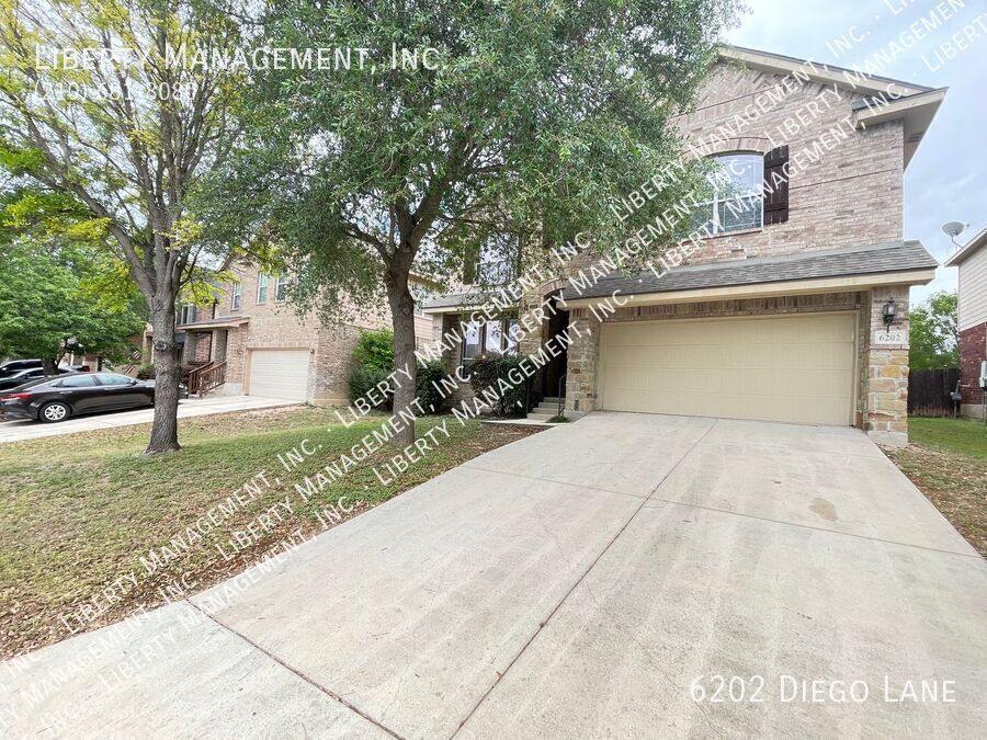 Stunning 4 Bedroom, 2 Bath Home in Alamo Ranch Featuring a Media/Theater Room! property image