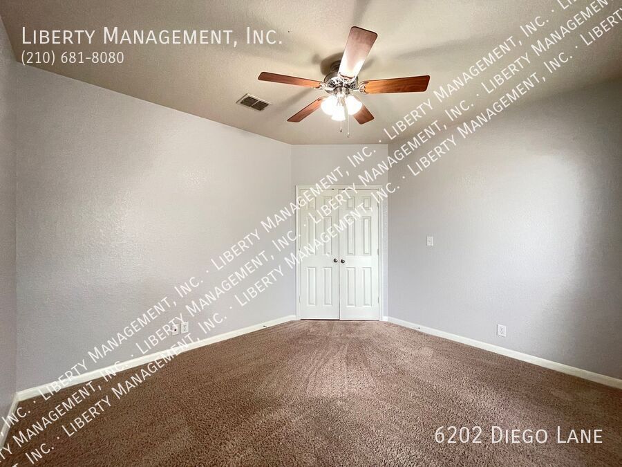 Stunning 4 Bedroom, 2 Bath Home in Alamo Ranch Featuring a Media/Theater Room! property image