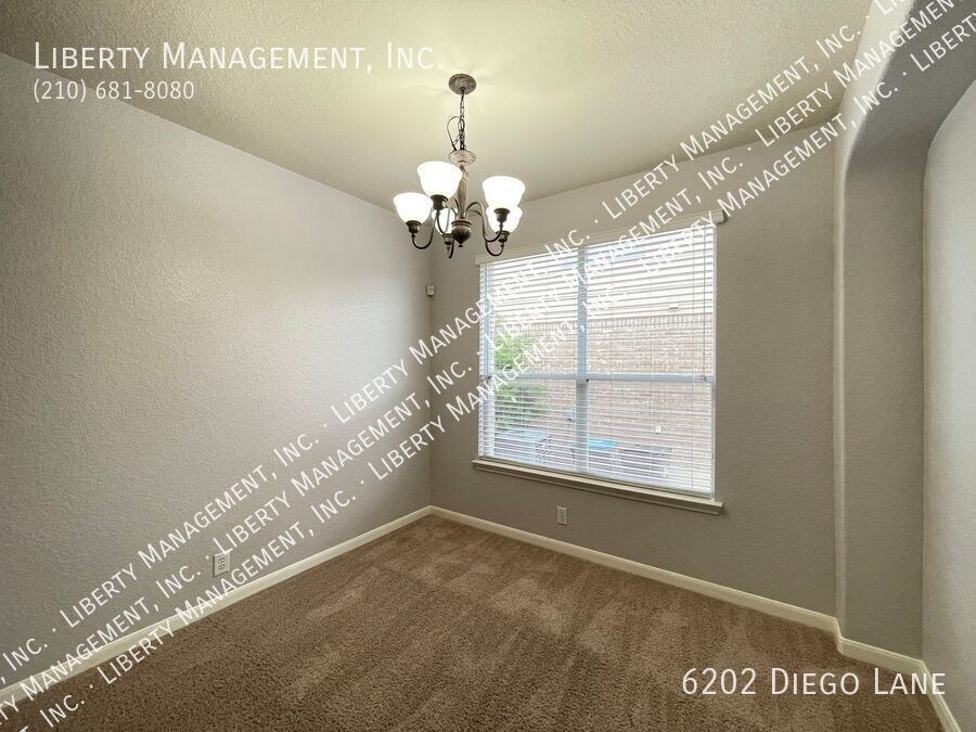 Stunning 4 Bedroom, 2 Bath Home in Alamo Ranch Featuring a Media/Theater Room! property image