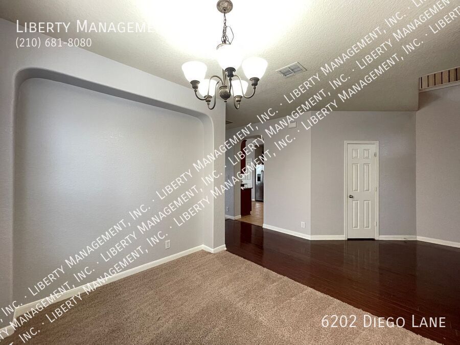 Stunning 4 Bedroom, 2 Bath Home in Alamo Ranch Featuring a Media/Theater Room! property image