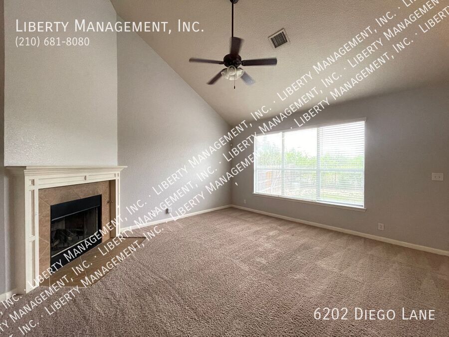 Stunning 4 Bedroom, 2 Bath Home in Alamo Ranch Featuring a Media/Theater Room! property image