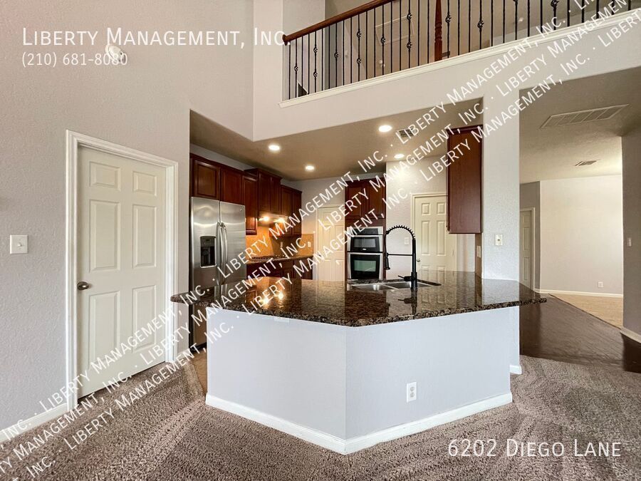 Stunning 4 Bedroom, 2 Bath Home in Alamo Ranch Featuring a Media/Theater Room! property image