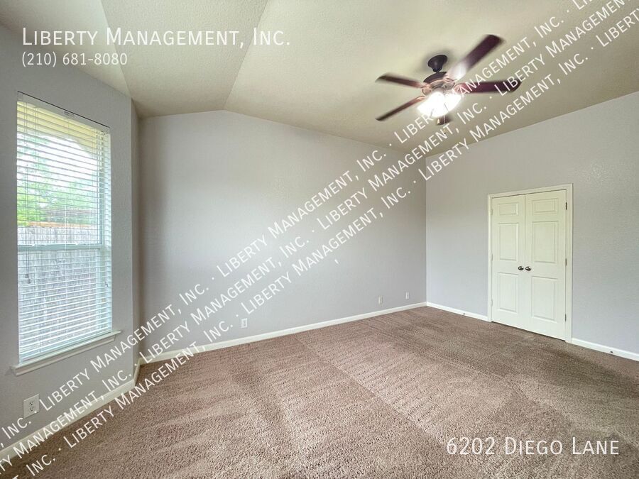 Stunning 4 Bedroom, 2 Bath Home in Alamo Ranch Featuring a Media/Theater Room! property image
