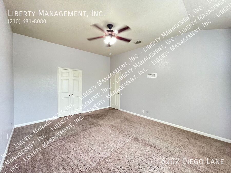 Stunning 4 Bedroom, 2 Bath Home in Alamo Ranch Featuring a Media/Theater Room! property image