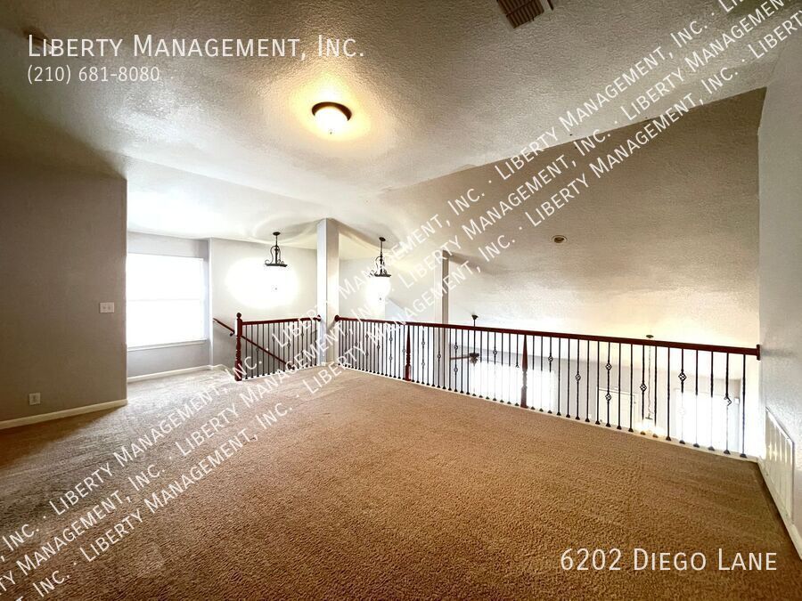 Stunning 4 Bedroom, 2 Bath Home in Alamo Ranch Featuring a Media/Theater Room! property image