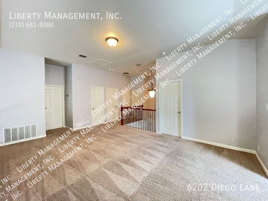 Stunning 4 Bedroom, 2 Bath Home in Alamo Ranch Featuring a Media/Theater Room! property image