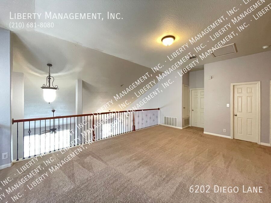 Stunning 4 Bedroom, 2 Bath Home in Alamo Ranch Featuring a Media/Theater Room! property image