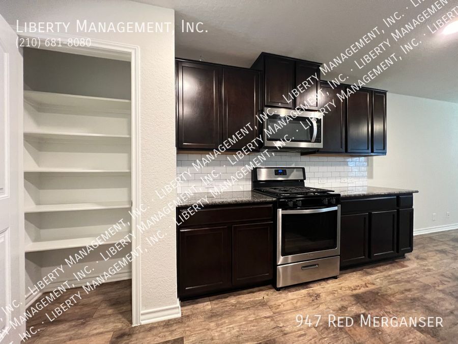 5 Bedroom, 3.5 Bath Home In Redbird Ranch Near Lackland AFB property image