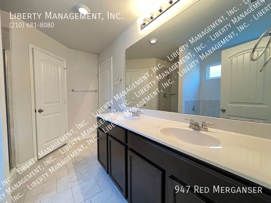 5 Bedroom, 3.5 Bath Home In Redbird Ranch Near Lackland AFB property image