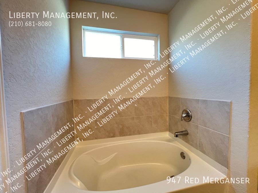 5 Bedroom, 3.5 Bath Home In Redbird Ranch Near Lackland AFB property image