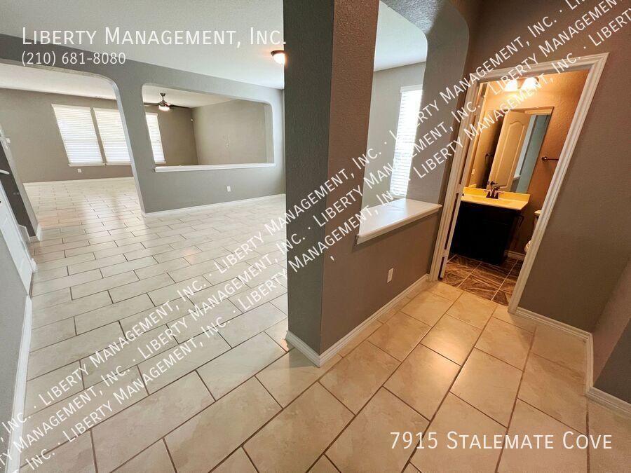 Spacious 5 Bed, 3.5 Bath Home on a 1/4 acre Cul-de-sac lot property image