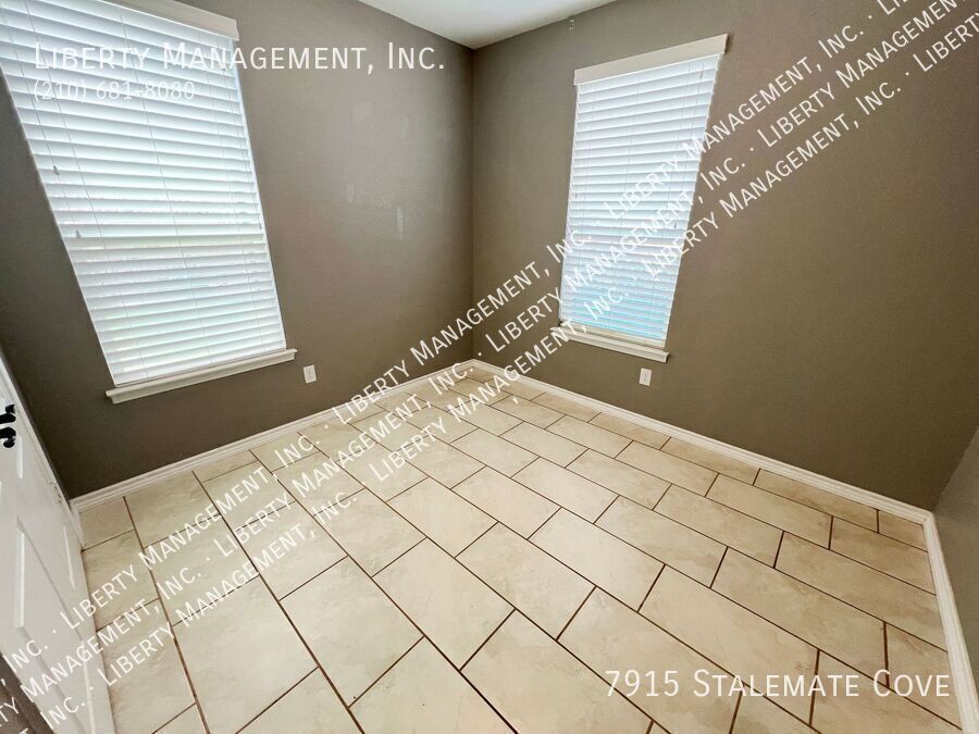 Spacious 5 Bed, 3.5 Bath Home on a 1/4 acre Cul-de-sac lot property image