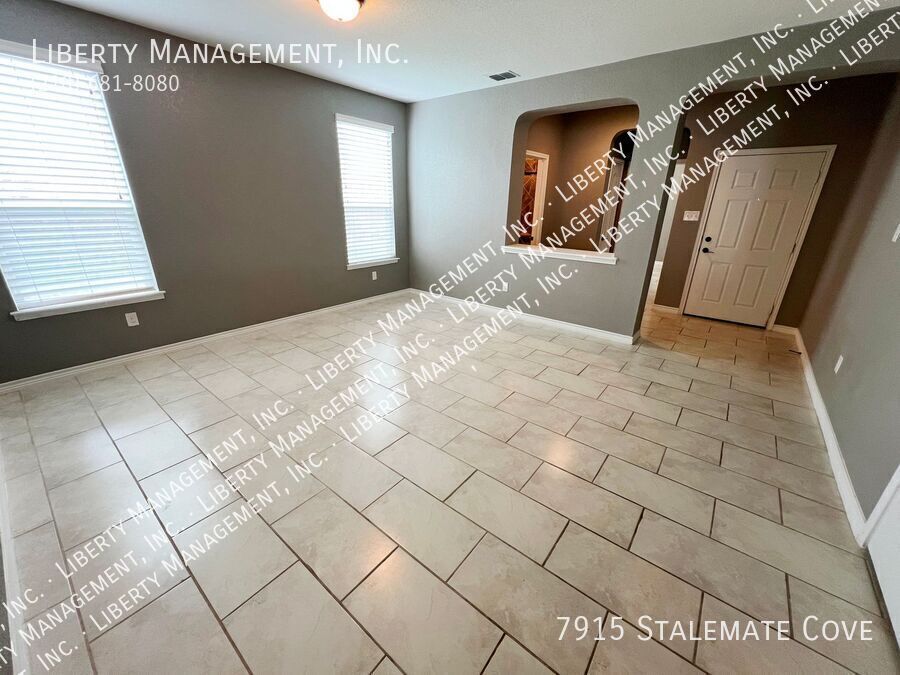Spacious 5 Bed, 3.5 Bath Home on a 1/4 acre Cul-de-sac lot property image