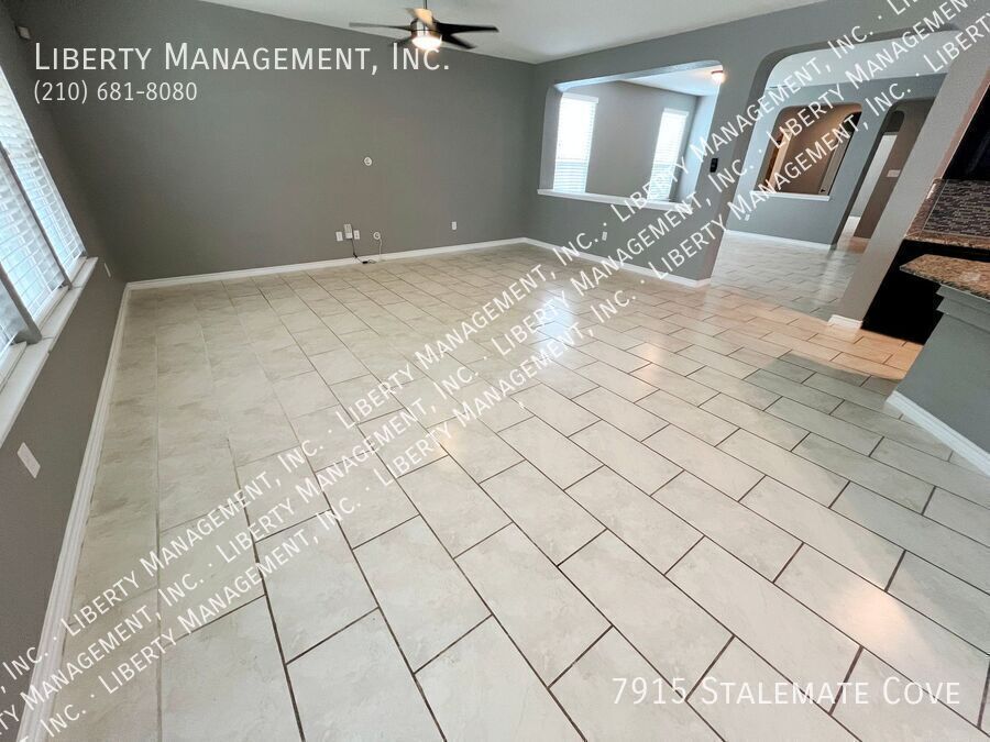 Spacious 5 Bed, 3.5 Bath Home on a 1/4 acre Cul-de-sac lot property image