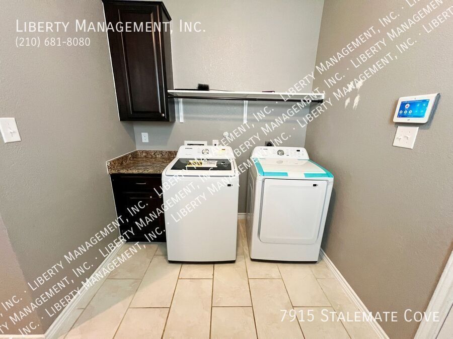 Spacious 5 Bed, 3.5 Bath Home on a 1/4 acre Cul-de-sac lot property image