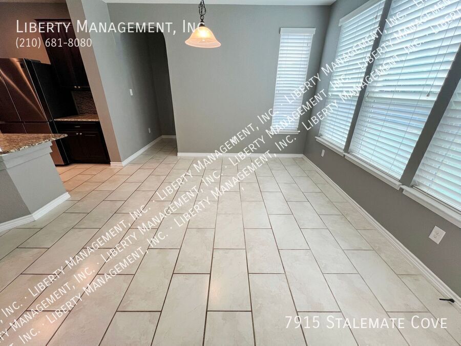 Spacious 5 Bed, 3.5 Bath Home on a 1/4 acre Cul-de-sac lot property image
