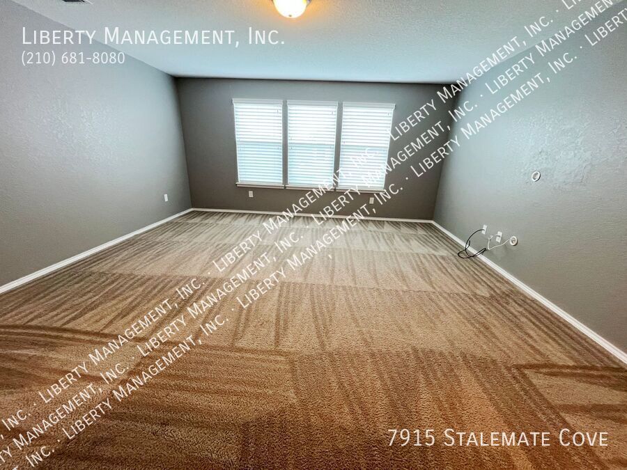 Spacious 5 Bed, 3.5 Bath Home on a 1/4 acre Cul-de-sac lot property image
