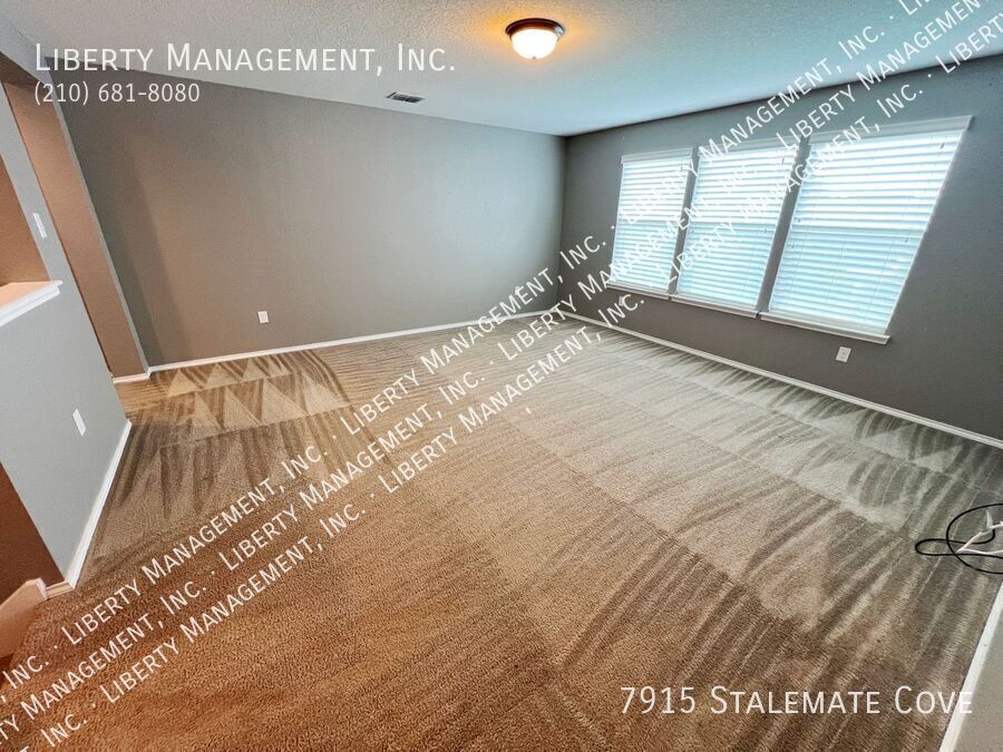 Spacious 5 Bed, 3.5 Bath Home on a 1/4 acre Cul-de-sac lot property image