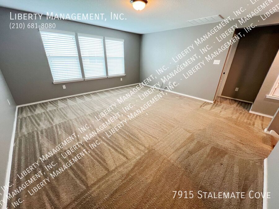 Spacious 5 Bed, 3.5 Bath Home on a 1/4 acre Cul-de-sac lot property image