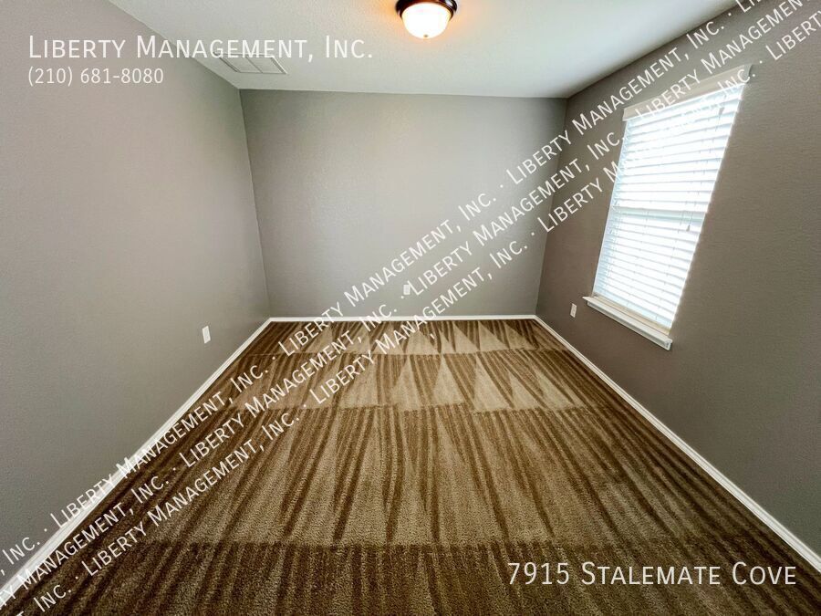 Spacious 5 Bed, 3.5 Bath Home on a 1/4 acre Cul-de-sac lot property image