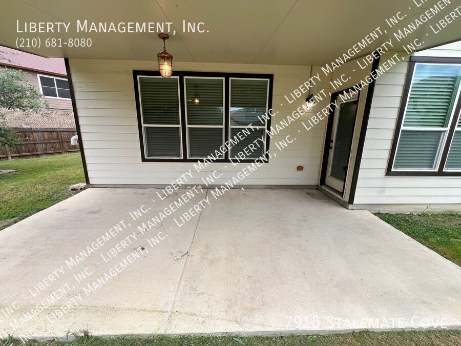 Spacious 5 Bed, 3.5 Bath Home on a 1/4 acre Cul-de-sac lot property image