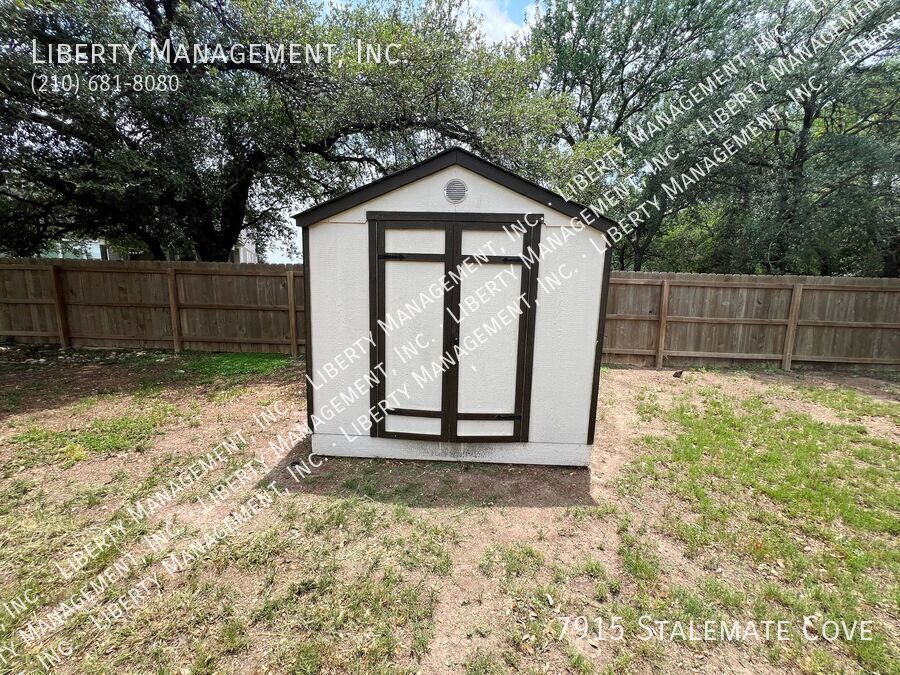 Spacious 5 Bed, 3.5 Bath Home on a 1/4 acre Cul-de-sac lot property image