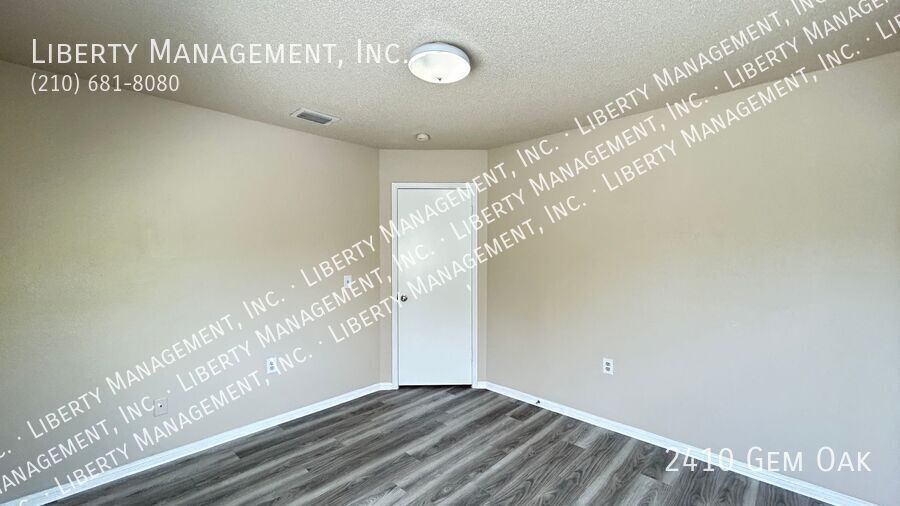 Recently Renovated 4 Bed, 2.5 Bath Home on a Cul-De-Sac property image