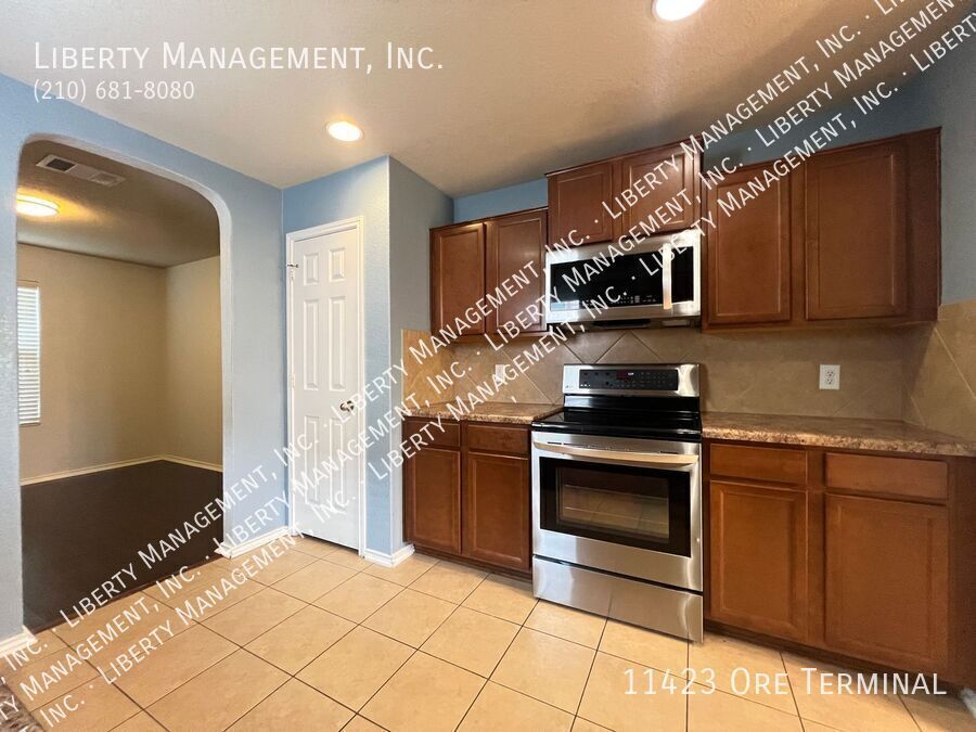 4 Bedroom, 2.5 Bath Home near Lackland AFB property image