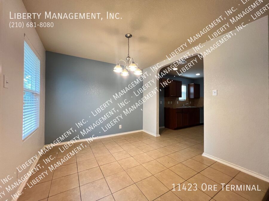 4 Bedroom, 2.5 Bath Home near Lackland AFB property image