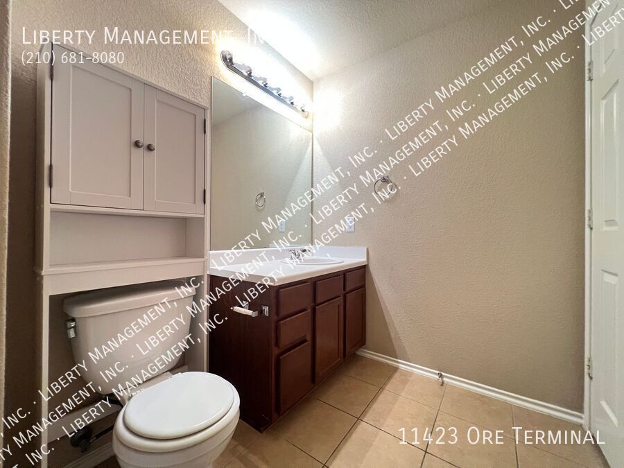 4 Bedroom, 2.5 Bath Home near Lackland AFB property image