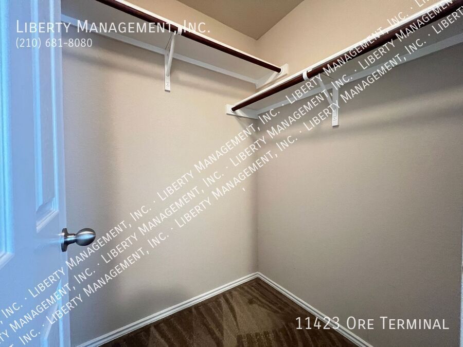 4 Bedroom, 2.5 Bath Home near Lackland AFB property image