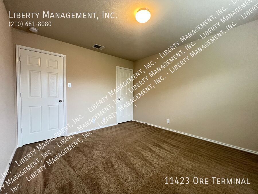 4 Bedroom, 2.5 Bath Home near Lackland AFB property image