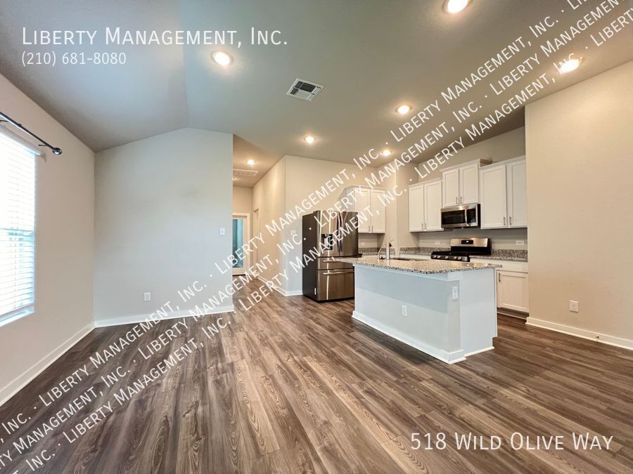 Beautiful 2 Bedroom, 2 Bath, with a Bonus Flex/Study Room property image