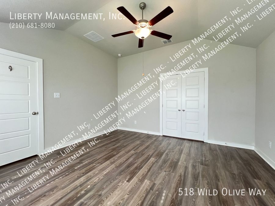 Beautiful 2 Bedroom, 2 Bath, with a Bonus Flex/Study Room property image