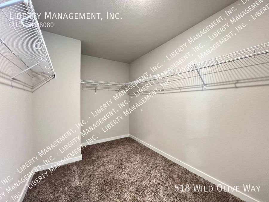 Beautiful 2 Bedroom, 2 Bath, with a Bonus Flex/Study Room property image