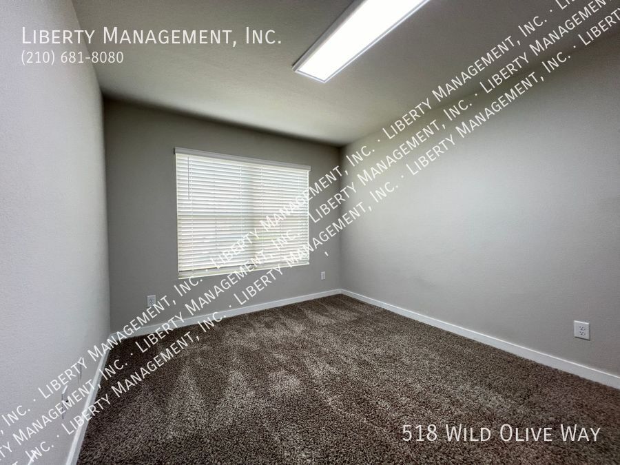 Beautiful 2 Bedroom, 2 Bath, with a Bonus Flex/Study Room property image