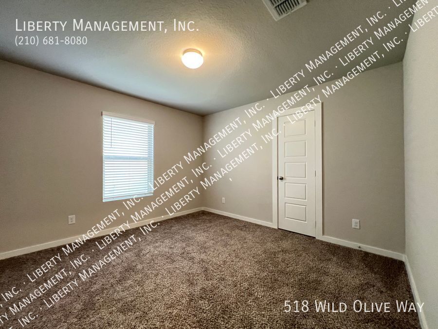 Beautiful 2 Bedroom, 2 Bath, with a Bonus Flex/Study Room property image