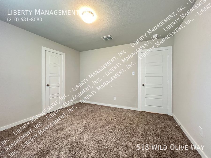 Beautiful 2 Bedroom, 2 Bath, with a Bonus Flex/Study Room property image