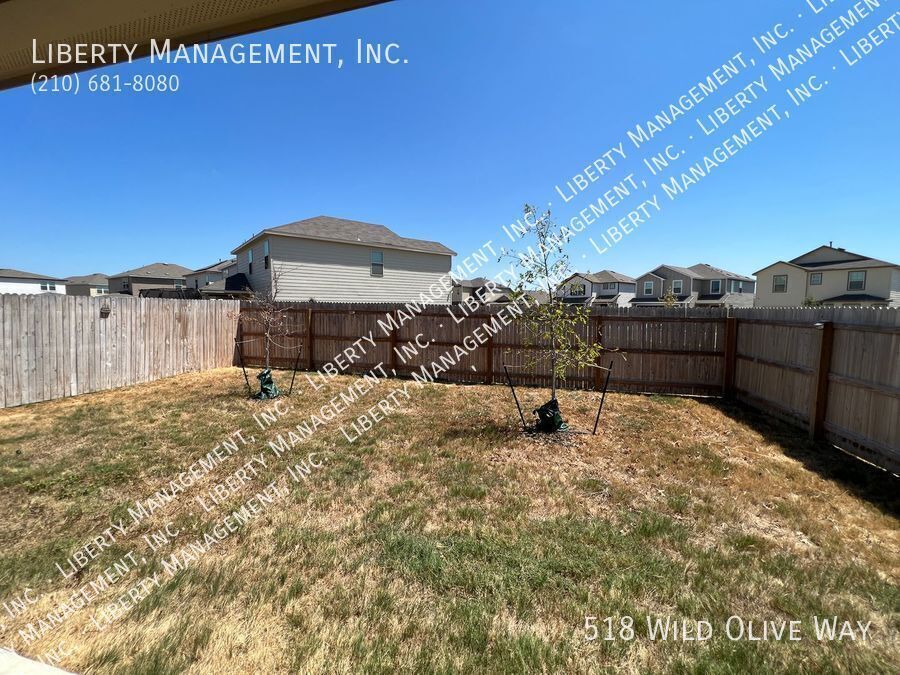 Beautiful 2 Bedroom, 2 Bath, with a Bonus Flex/Study Room property image