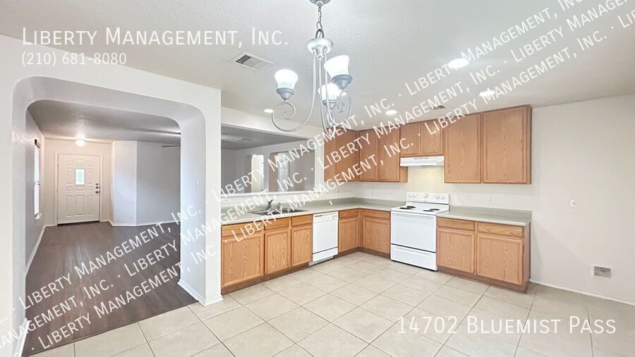 3 Bed, 2 Bath Home off of Jones Maltsberger and Thousand Oaks property image