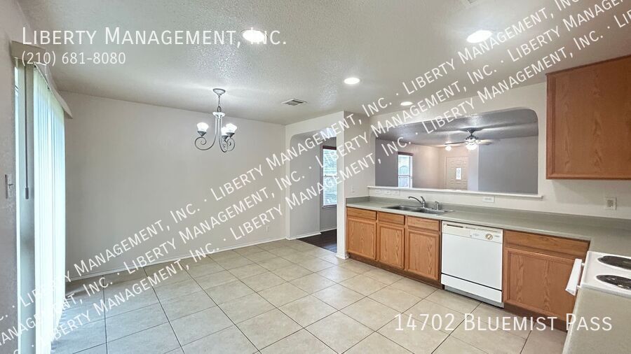 3 Bed, 2 Bath Home off of Jones Maltsberger and Thousand Oaks property image