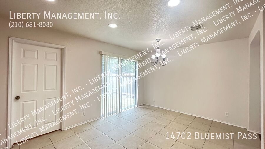 3 Bed, 2 Bath Home off of Jones Maltsberger and Thousand Oaks property image