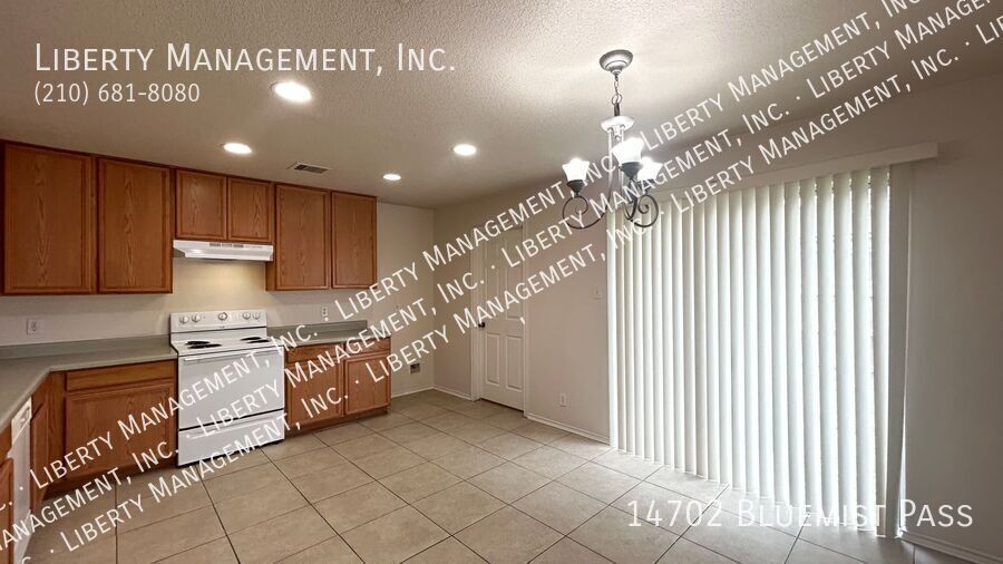 3 Bed, 2 Bath Home off of Jones Maltsberger and Thousand Oaks property image